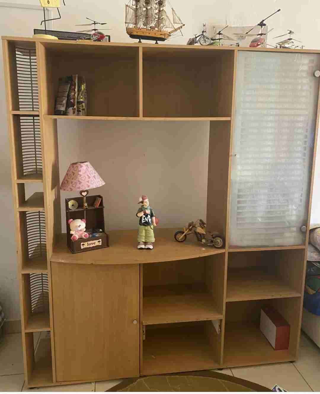 مكتبة كاملة