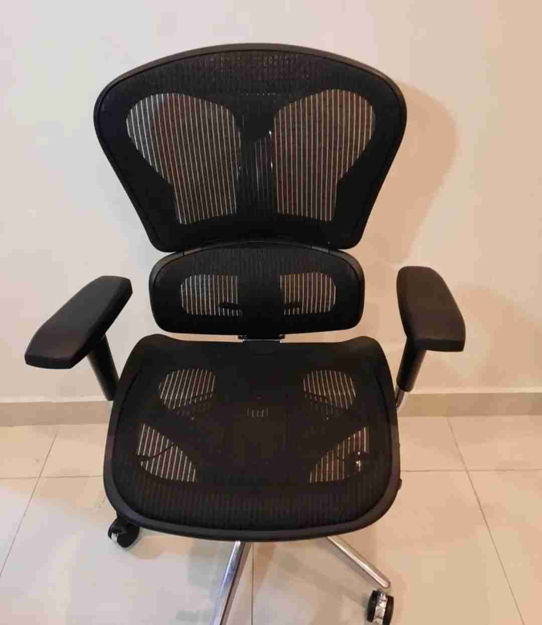 للبيع كرسي مكتب طبي وارد ميداس Office chair for sale