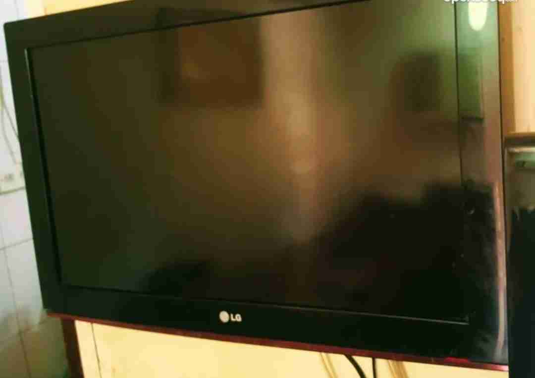 شاشه ال جى 32 بوصه حالة ممتاز