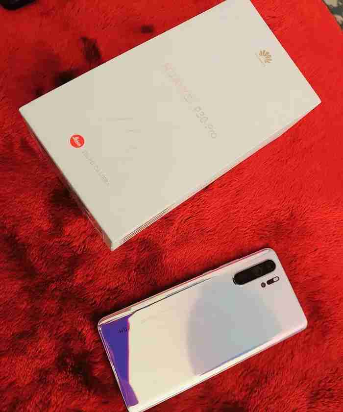 هواوي P30 Pro بحالة ممتازة /لون كريستال/ جوجل بلاي / 256 جيجا