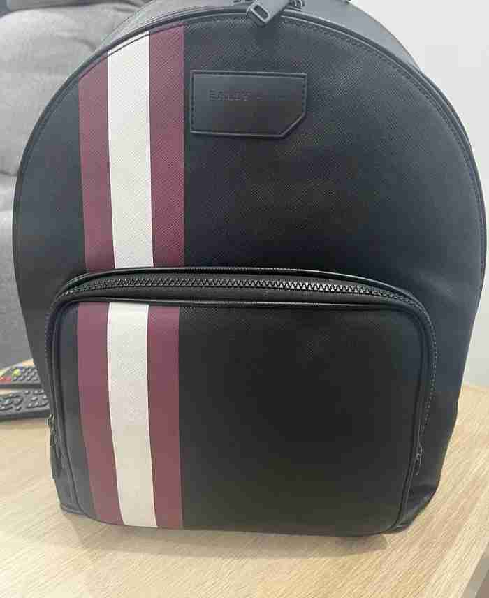 للبيع شنطة BALLY أصلية