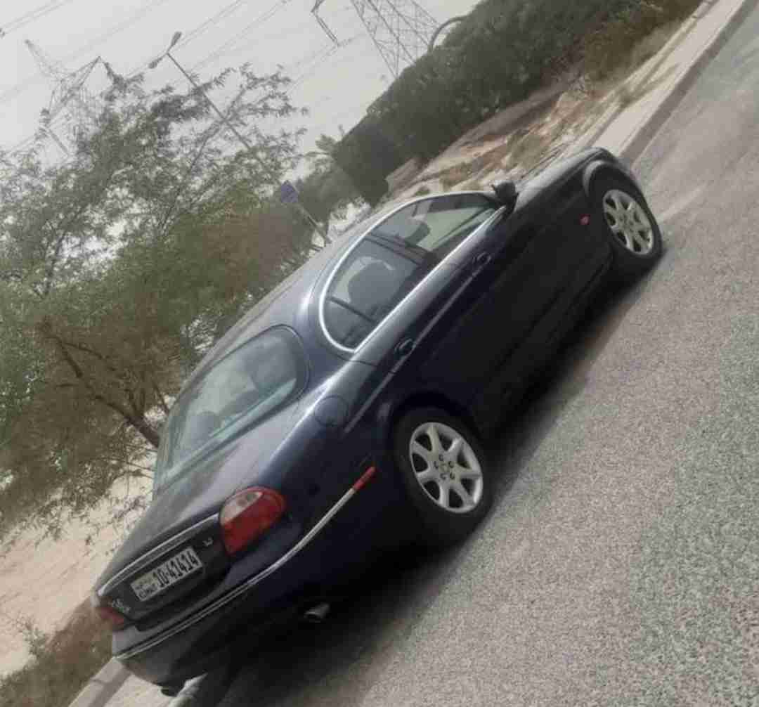 للبيع جكور مديل 2006 ماشيه تقربا 50 الف تحتاج سلف ابيع امام المنزل السعر 450بيعه سريعه