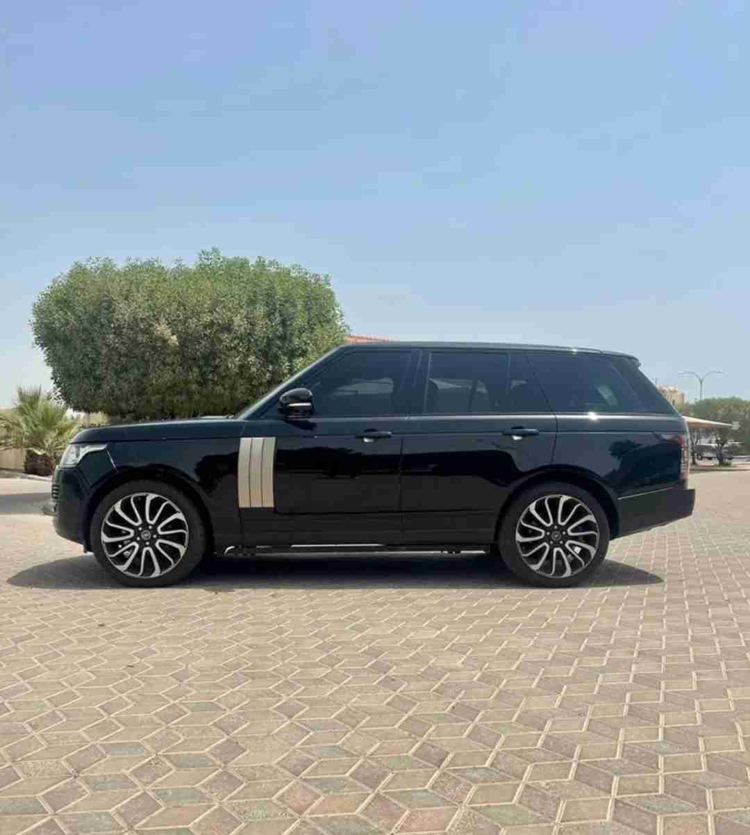 الوصف
للبيع فوج اوتوبيوغرافي سوبر جارج 8 سلندر
أعلى فئه اللون أسود داخليه عنابي
موديل 2013 بحاله ممتازه السبير مانزل
وارد قطر له ملف بالغانم
سيرفس منتظم بالغانم
عداد 150الف كيلو
صبغ الوكاله عدى جم قطعه مذكوره بالفحص
مرفق صورة الفحص وشرط الفحص(قير-مكينه-شاصي-بدي)
السعر 12000نهائي غير قابل للمساومه
تم عمل ميجر سيرفس كامل للسياره بالوكاله وتبديل جميع القطع الاستهلاكيه(هيدروليك-اهواز-هيئه-فلاتر-بلاكات-كويلات….الخ) بقيمة4750دينار
(جميع الفواتيرموجوده)
جميع قطع الغيار اصليه من الوكاله
ماتقط عليه دينار
المواصفات:
سوبر جارج-مساج وتدفئه وتبريد للكشنات
بروجكتر-رادار مانع للاصطدام-دواسات كهرباء
ثلاجتين-ديكورات خشب مع كروم-تدفئة سكان
ميموري سيت-10 الوان اضائه داخليه
النقطه العمياء-دبه هدروليك
بصمة تشغيل+ابواب
الكشنات الخلفيه مفصوله-3شاشات
DVD-AUX-CD-NAVIGATION
مرايات كهرباء تصفيط-5كاميرات360
مثبت سرعه-تحكم سكان
سنسر امامي وخلفي ومرايات
سقف بانوراما-ابواب شفط
معونات هدروليك-جناح
حمايه نانو سيراميك+تضليل حراري
سماعات( MERIDIAN)
ومواصفات ثانيه….الخ
التواصل عن طريق الواتس اب فقط
ت / 0-5-5-1-9-6-6-9