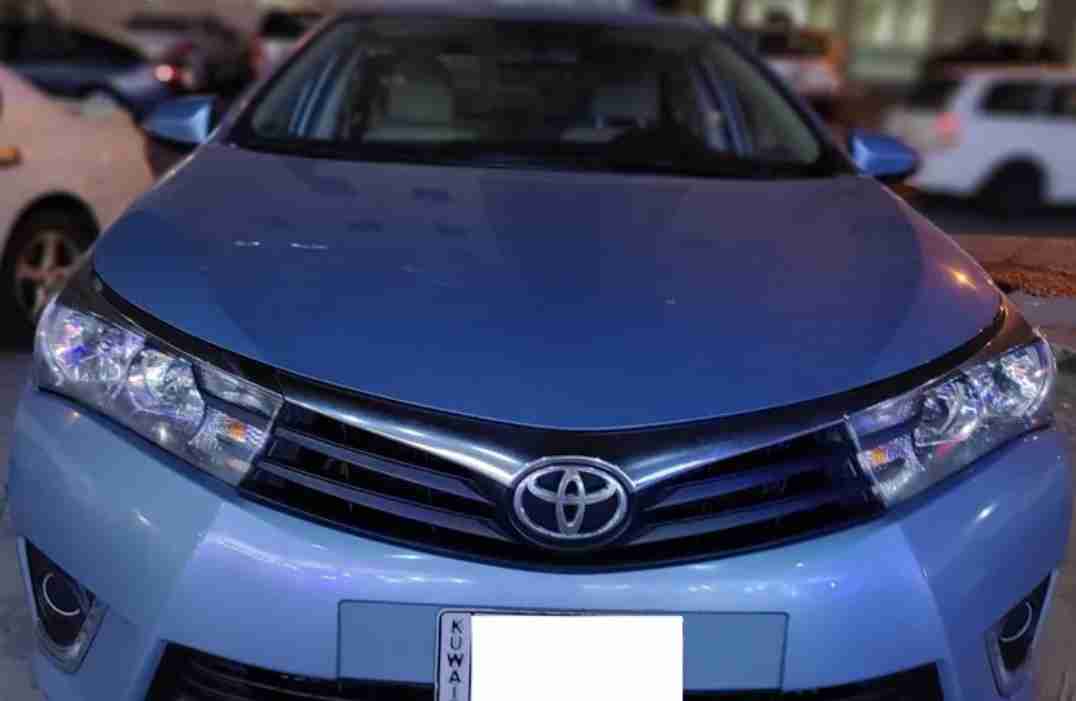 للبيع تويوتا كورولا بحالة فوق الممتازة 2000 سي سي موديل 2016