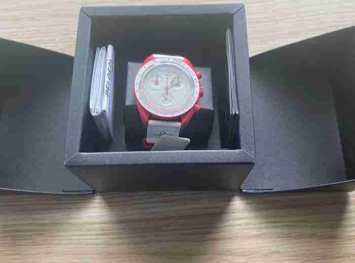 ساعة أوميغا سواتش - Omega Swatch