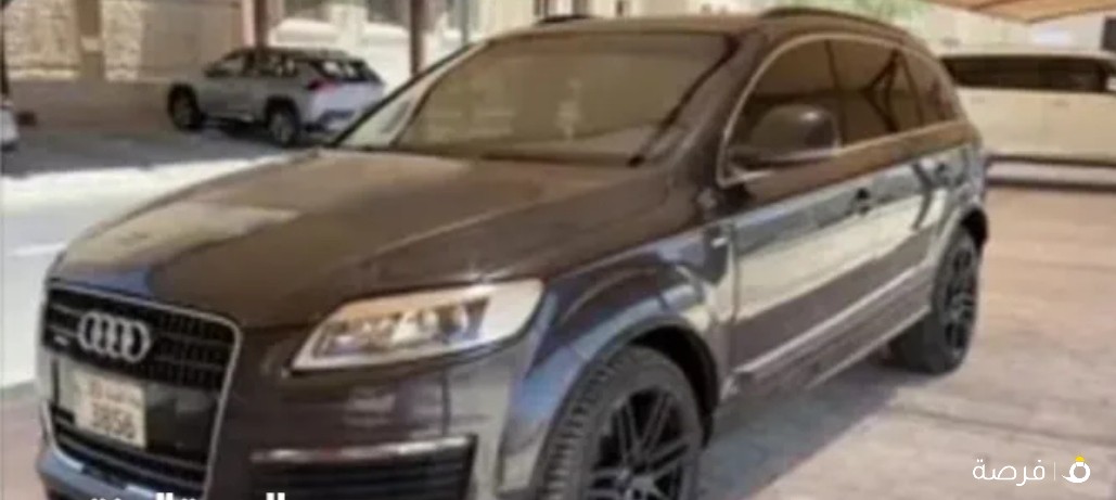 Audi Q7/ 2009 gray color