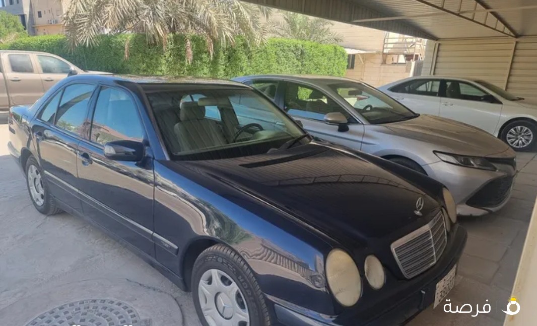 للبيع مرسيدس E200 وارد الوكاله